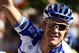 Le belge wouter weylandt a en effet été victime d'une très sérieuse chute lors de la. Giro D Italia Cyclist Wouter Weylandt Killed In Crash Wsj