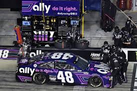 Chase elliott, he drove the 24 car just after gordon retirement, driving it in 2016 and 2017, achieving 8 runner up finishes, 22 top fives and i bet 20ac tanor was the one who featured this. Jones And Truex To Start Nascar Daytona 500 From The Back