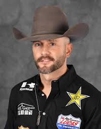 Shane Proctor's Instagram, Twitter & Facebook