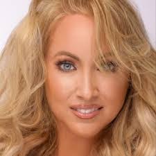 Edna Cottrell's Instagram, Twitter & Facebook