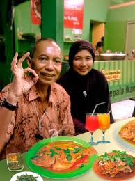 Bumbunya meresap hingga ke bagian dagingnya. Gule Kepala Ikan Mas Agus Ciputat Info Kuliner