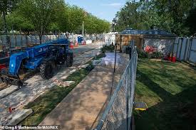 The white house internship program is highly competitive. Construction Of 64million 13ft Fence Around White House Begins That Will Obscure Photos Daily Mail Online