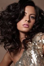 Hollie Simmons's Instagram, Twitter & Facebook