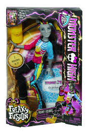 Coloring page cute pages cartoon draculaura. Monster High Freaky Fusion Neighthan Rot Doll Buy Online At Best Price In Uae Amazon Ae
