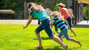 En un campamento de verano para niños siempre se plantea la necesidad de encontrar juegos y actividades que sean apropiadas para las condiciones y las edades de esos juegos de veladas. Actividades Para Los Jovenes Deportes Campamentos Y Actividades Al Aire Libre