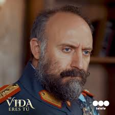 💔💥 HOY: ¡Azize estará MUY preocupada por Cevdet! 😞😟 Mirá en VIVO 🚨 el  capítulo de #MiVidaEresTu ⚔ y enterate qué hará 📺💻📲 ➡  https://telefe.com/vivo/