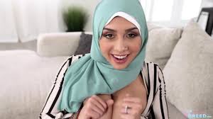 Lilly Hall Muslim Stepmom - EPORNER