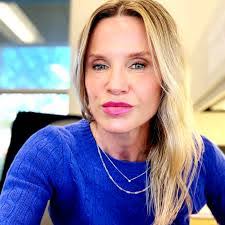 Laverne Hopper's Instagram, Twitter & Facebook