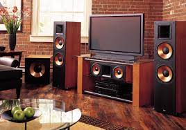 I Like The Hardwood Floors Home Theater Setup Home Theater Design Home Theater Installation