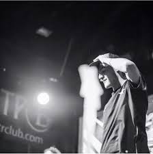 песня высоцкого я не люблю когда стреляют в спину Ya Ne Lyublyu Kogda Napolovinu Ili Kogda Prervali Razgovor Ya Ne Lyublyu Kogda Strelyayut V Spinu Ya Takzhe Protiv Vystrelov V Upor Ya Ne Lyudi Vera I Vojna