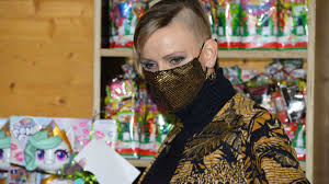 Check spelling or type a new query. Charlene De Monaco Se Rase Le Crane Pour La Distribution De Cadeaux De Noel