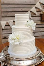Texas Farm Wedding By Rachel Whyte Southern Weddings Simple Wedding Cake Wedding Cake Simple Buttercream Buttercream Wedding Cake