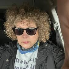 Julie Predmore's Instagram, Twitter & Facebook