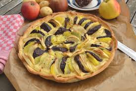 Tarte Mit Blutwurst Himmel Und Erde Rezept Blutwurst Lebensmittel Essen Wurstchen
