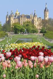 Schwerin Castle Germany Beautiful Castle Located On An Island In The Town Center Surrounded By A Lake And Garden Beautiful Castles Schwerin Castles To Visit