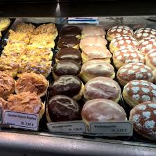 Hier finden sie die besten rezepte für krapfen. Krapfen Zeit Im Munchen Beste Krapfen Von Konditorei Rischard Am Marienplatz Gourmet Essen Konditorei Gourmet
