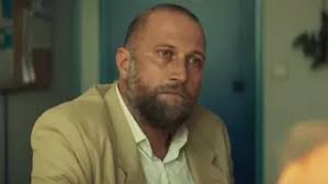 The tactical vest worn by Jean-Marc Bastos (François Damiens) in Jack  Mimoun and the secrets of Val Verde