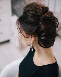 Braid your hair, parting it not in the middle, but on the side. 25 Super Hot Medium Length Hairstyles For Mom Hairdo Hairstyle