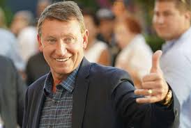 Wayne gretzky (born january 26, 1961 in brantford, ontario) known as the great one, is a canadian retired ice hockey player. Wayne Gretzky Wird 60 Jahre Alt