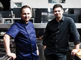 Alles den bisherigen duellen und gegnern und alle inforamtionen zu den kommenden folgen. Kitchen Impossible 2017 Das Sind Die Zutaten Der Originalrezepte Aus Dem Duell Tim Malzer Gegen Tim