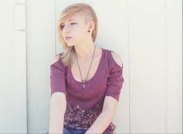 Holding the title of the cutest emo style out there, this simple hairdo only requires a straightener and a few bobby pins. Cute Scene Girl Makeup Saubhaya Makeup
