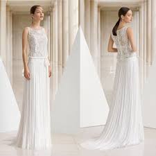Il vestito può essere a tra le proposte più belle delle nuove collezioni segnaliamo i vestiti da sposa di max mara, dalla linea sciancrata e in seta. Abito Da Sposa Collezione 2019 Abiti Da Sposa Sposa Abiti Da Sposa Semplici