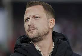 Yet again take early lead then don't go