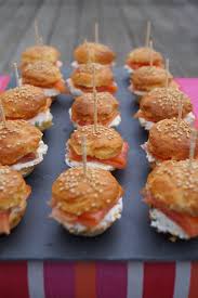 Les Recettes De Kelou Des Recettes Simples Et Gourmandes Pour Mettre Du Bonheur Dans L Assiette Recette Apero Facile Burgers Au Saumon Recette Aperitif Dinatoire