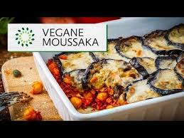 Anstelle Der Traditionellen Zutaten Verwenden Wir Fur Unsere Vegane Moussaka Auberginen Kichererbsen Tomaten Und Griechisches Essen Moussaka Moussaka Rezept