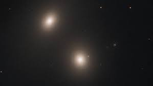 Hubble Spots NGC 547 - An Energetic Elliptical Galaxy - SpaceRef