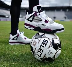 Sneakers are a huge fashion statement right now, so finding the best one is essential. Cz5624 100 Que Vaut La Air Jordan 4 Retro Psg Paname Bordeaux