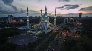 The the state of selangor has the largest economy in malaysia in terms of gross domestic product (gdp), with rm 239.968 billion (roughly us$55.5 billion). Sultan Salahuddin Abdul Aziz Shah Mosque Shah Alam Selangor Malaysia During Sunset Stock Photos Shah Alam Paris Skyline Skyline