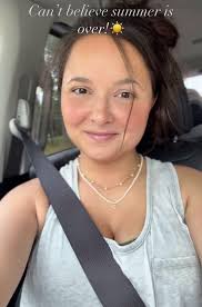 Hey! hey you look at me! Can I come home with you please I promise I'll  just love you forever! Adopt 😊