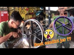 Motor roda tiga surat2 komplit, jarang dipakai dan sudah custom ada boxnya. Custom Sendiri Sportrim Motor Roda Tiga Mat Sa Siam X Tam Motor Project Youtube