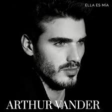 ELLA ES MÍA © [E.E.M.1.]