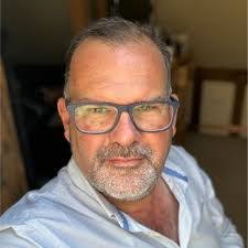 Daniel Gawronski's Instagram, Twitter & Facebook