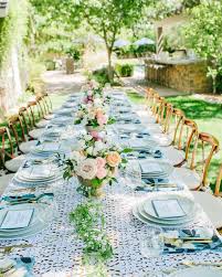 Backyard Luncheon Blue And White Outdoor Table For A Lunch Party Backyard Dinner Party Dinner Party Tablescapes Outdoor Dinner Parties