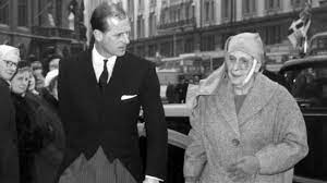 Eventually he sent his boys there. Prinz Philip Sie Rettete Leben 5 Fakten Uber Seine Mutter Alice Von Battenberg News De