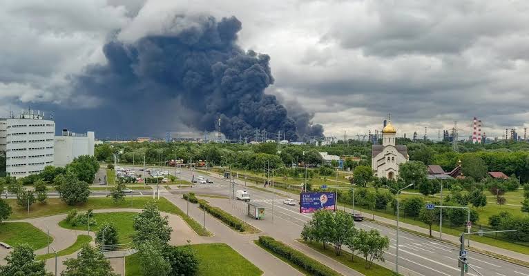 UAV Ukraina tấn công Moscow, làm gián đoạn hoạt động hàng không tại thủ đô  Nga