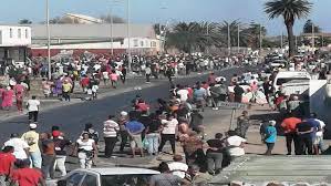 Several shopping malls in cape town in the western cape have tightened up their security measures while some decided to close their doors in response to the violent looting of shops and attacks on. Three People Arrest After Looting Shops In The Cape Flats Sabc News Breaking News Special Reports World Business Sport Coverage Of All South African Current Events Africa S News Leader