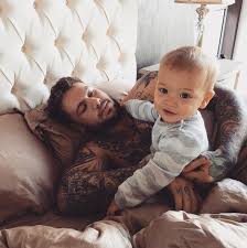 23 Times Instagram Sensation Tammy Hembrow S Family Were Goals Cute Baby Pictures Tammy Hembrow Dad Baby