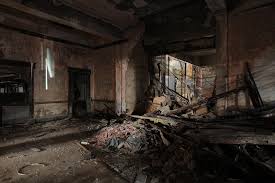 El savoy fue único al tener la presencia constante de un equipo de bailarines de lindy hop profesionales, les llamaban los savoy lindy. The Harlem Renaissance Ballroom Abandonednyc