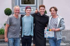 Vom regen in die kirche. Sankt Maik Die Zweite Staffel Mit Daniel Donskoy Bei Rtl Ufa Fiction
