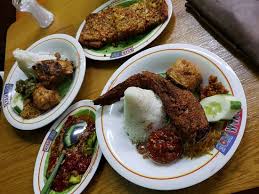 Ayam bakar siap untuk dihidangkan dengan nasi hangat. Ayam Bakar Kq5 Kediri Restaurant Bewertungen Telefonnummer Fotos Tripadvisor