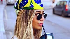 Neymar schwester indir, neymar schwester videoları 3gp, mp4, flv mp3 gibi indirebilir ve indirmeden izleye ve dinleye bilirsiniz. Wm 2018 Neymar Schwester Rafaella Beckran Verletzt Sich Bei Torjubel Eurosport