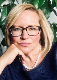 Kristin Wilcox's Instagram, Twitter & Facebook