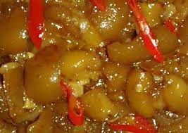 Masak sampai kuah semur menyusut dan agak kental dan biarkan kaldu dari daging itu keluar dan menyatu dengan bumbu. Resep Cecek Kulit Sapi Saus Tiram Sederhana Oleh Arina Cookpad