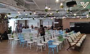 Grab has 33,758 employees across 9 locations, $10.78 b in total funding, and $1 b in annual revenue in y 2018. Grab Malaysia Lauches Office In First Avenue Petaling Jaya