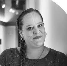 Rosalind Larsen's Instagram, Twitter & Facebook