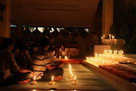 Memasuki tri hari suci paskah yang dimulai dengan kamis putih pada kamis (9/4) ini banyak gereja menayangkan misa online yang bisa diikuti umat katolik di mana pun. Catholics Iffocus